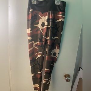 Camo leggings